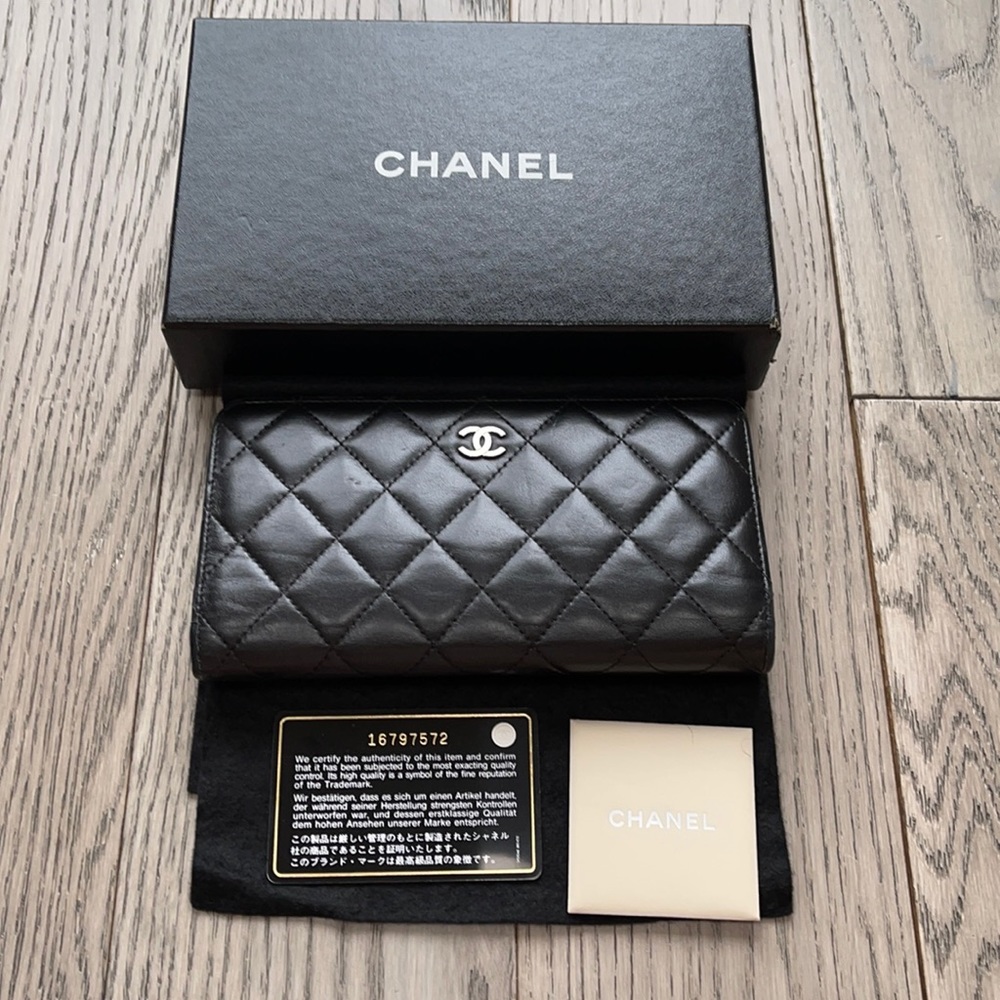 SOLD-Chanel Porte yen wallet